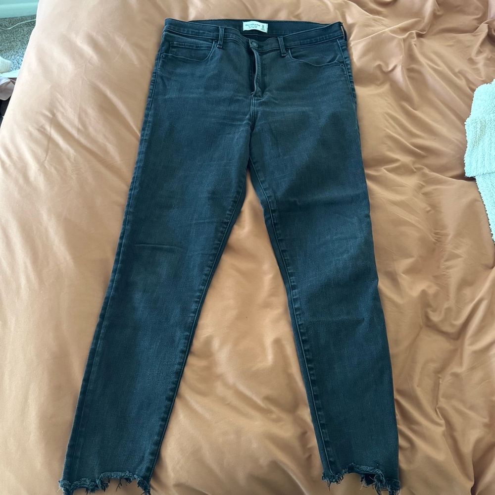 Abercrombie & Fitch Super Skinny Ultra High Rise jeans size 33